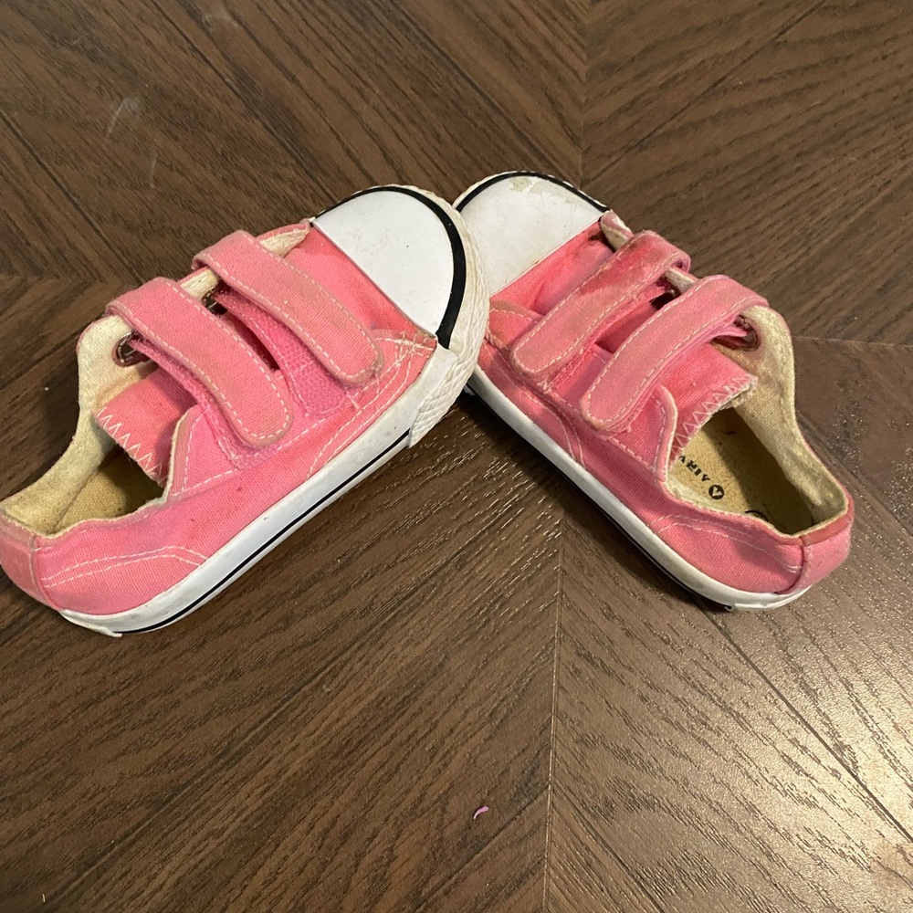Toddler girl air walks sneakers